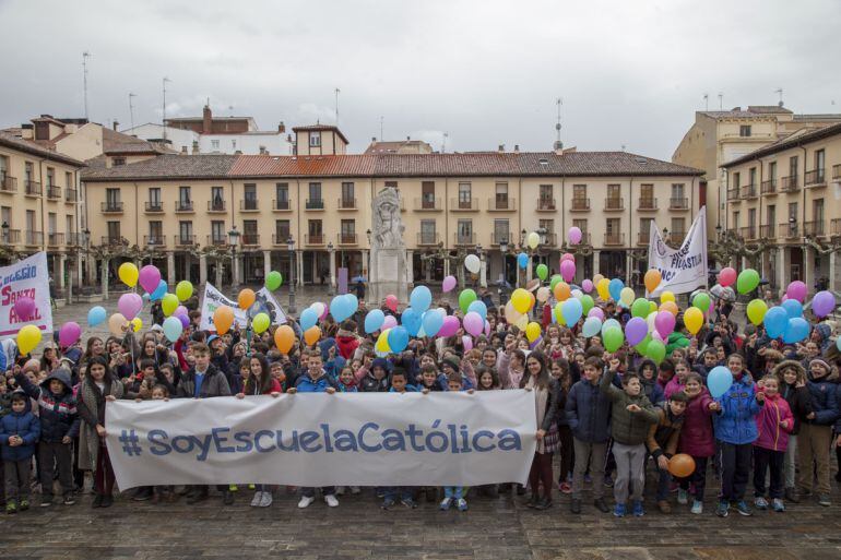 Imagen del acto llevado a cabo en la Plaza Mayor de Palencia