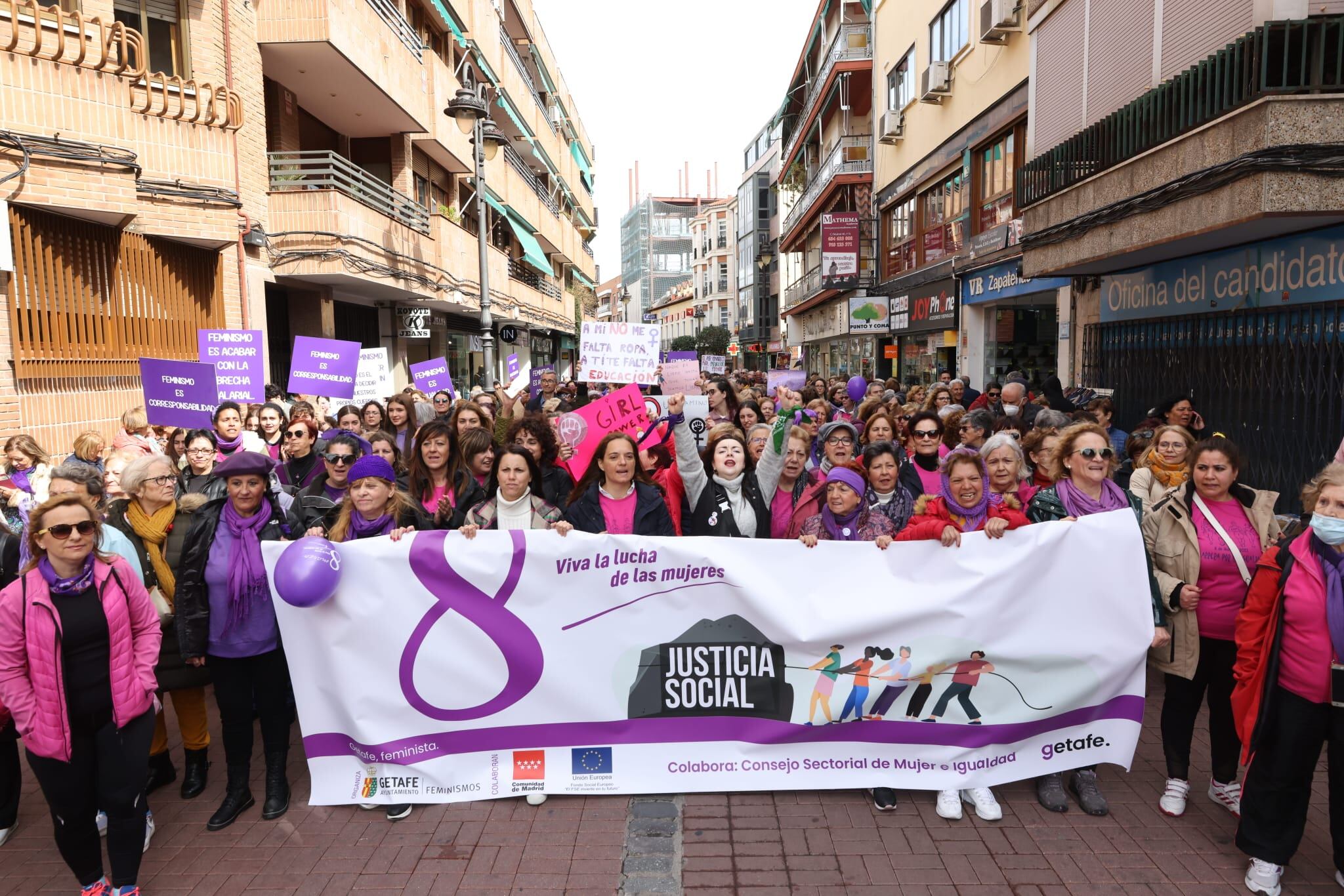 Imagen de la manifestación por las calles de Getafe con motivo del 8-M