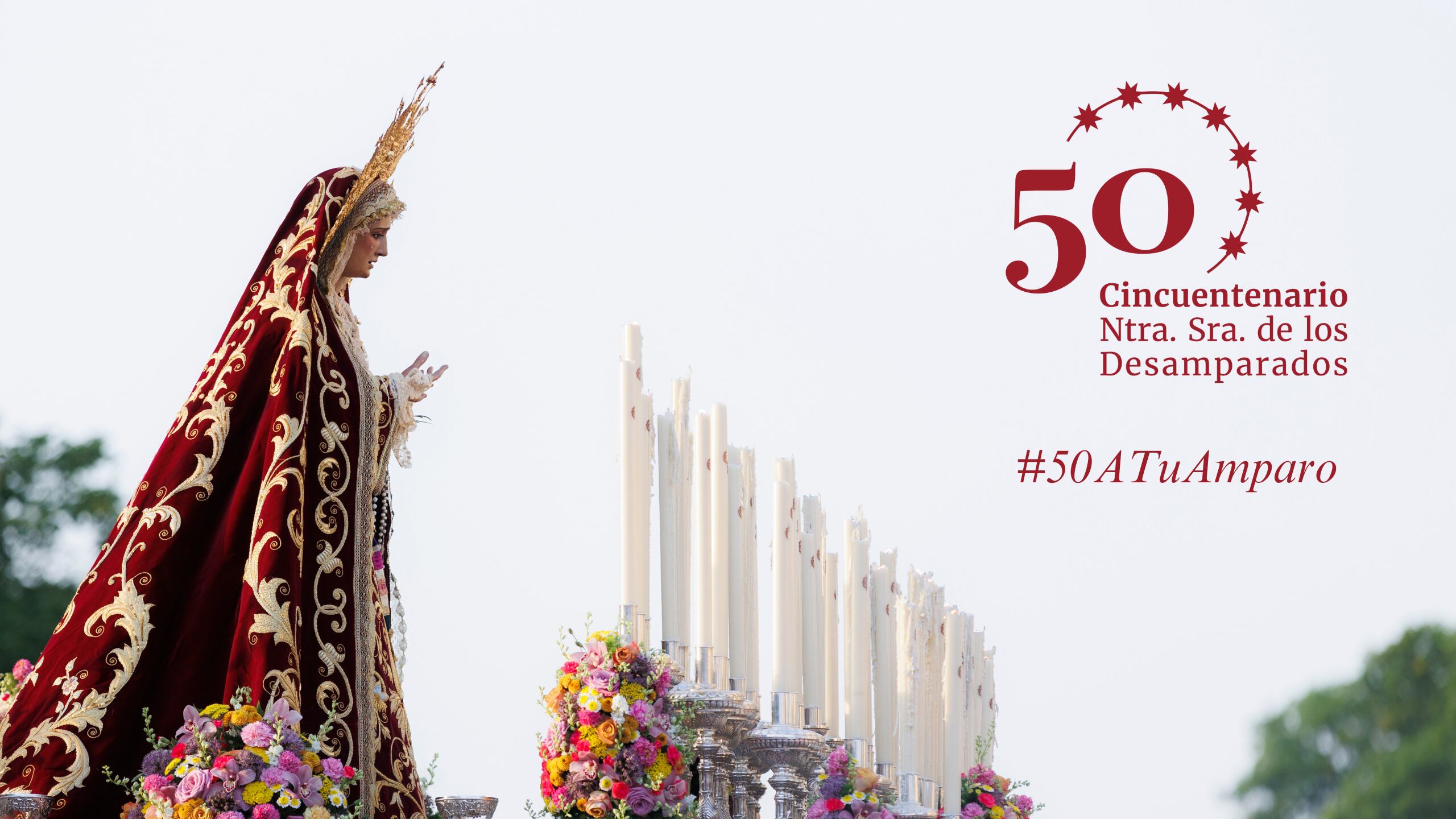 La Virgen de los Desamparados de Alcosa, junto al logotipo de su 50 aniversario