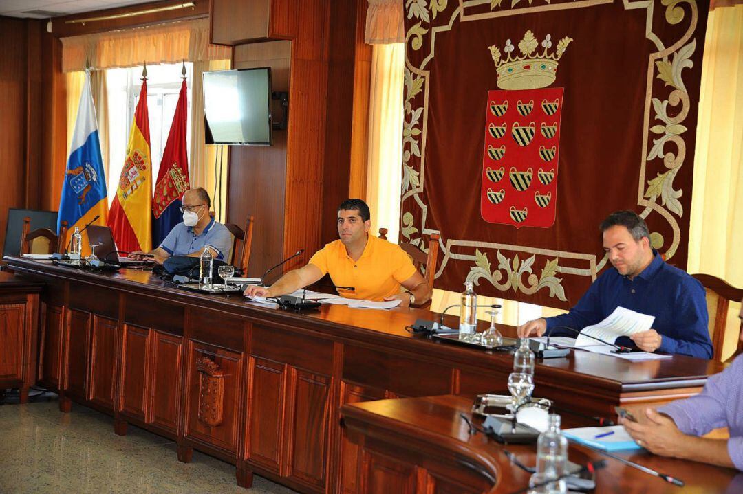 Un momento del Consejo de Administración de los Centros de Arte, Cultura y Turismo (CACT) del Cabildo de Lanzarote.