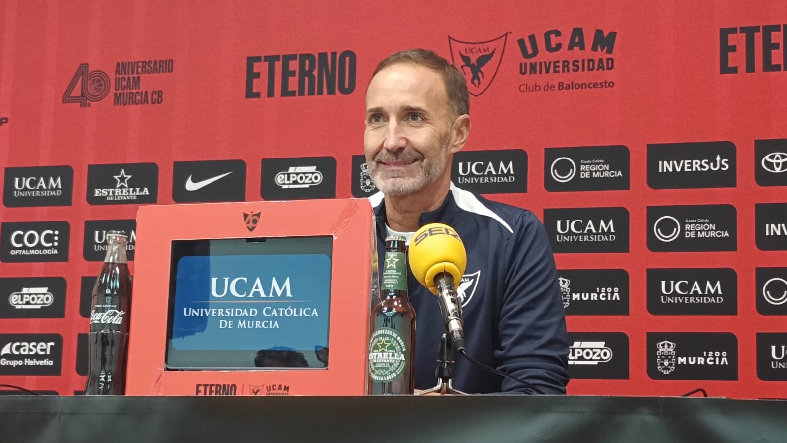 Sito Alonso en la sala de prensa del UCAM Murcia