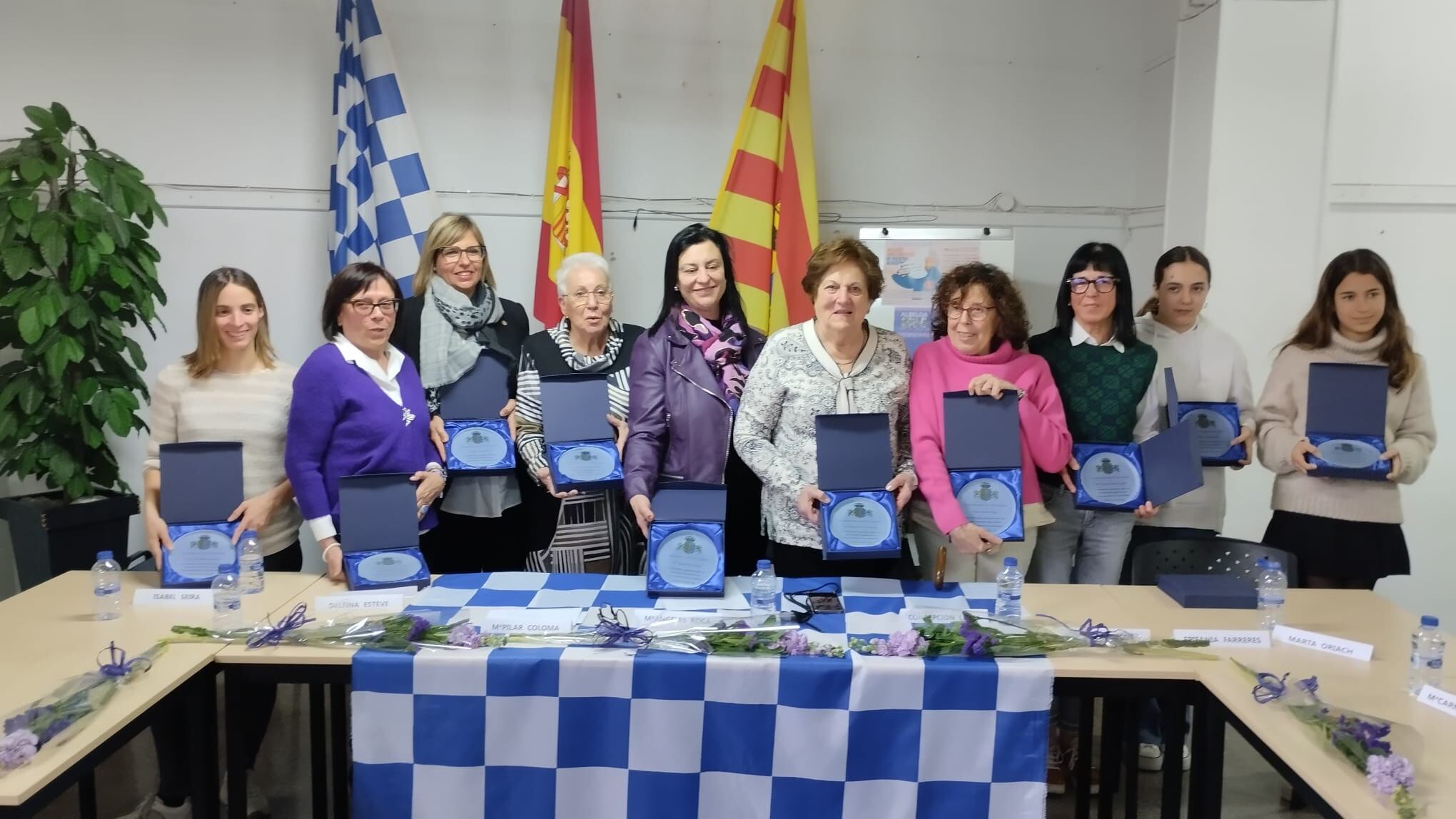 Imagen de las mujeres homenajeadas en Albelda. Foto: Ayto. de Albelda