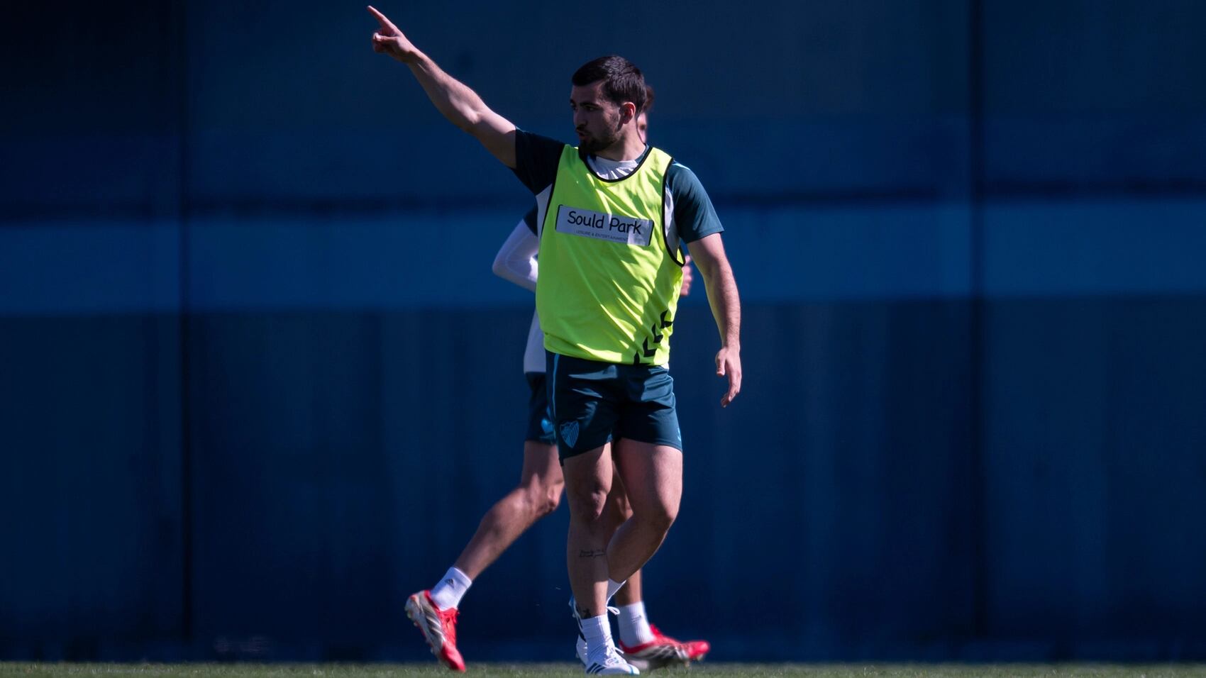 Ramón Enríquez, en el entrenamiento del Málaga celebrado en el anexo de La Rosaleda