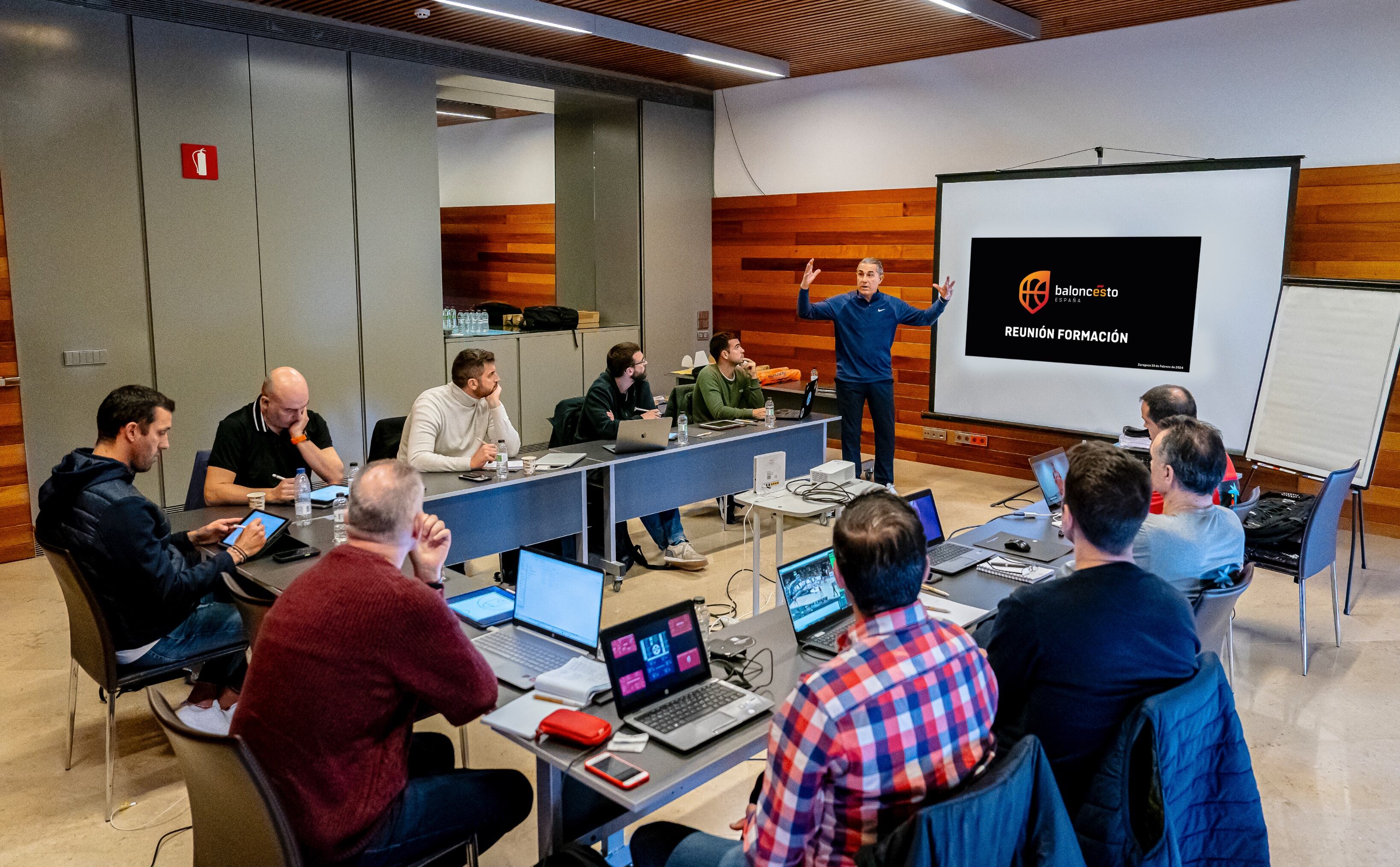 Javi Zamora i la resta de seleccionadors espanyols de base es van coordinar amb Sergio Scariolo i van planificar l'estiu que ve.