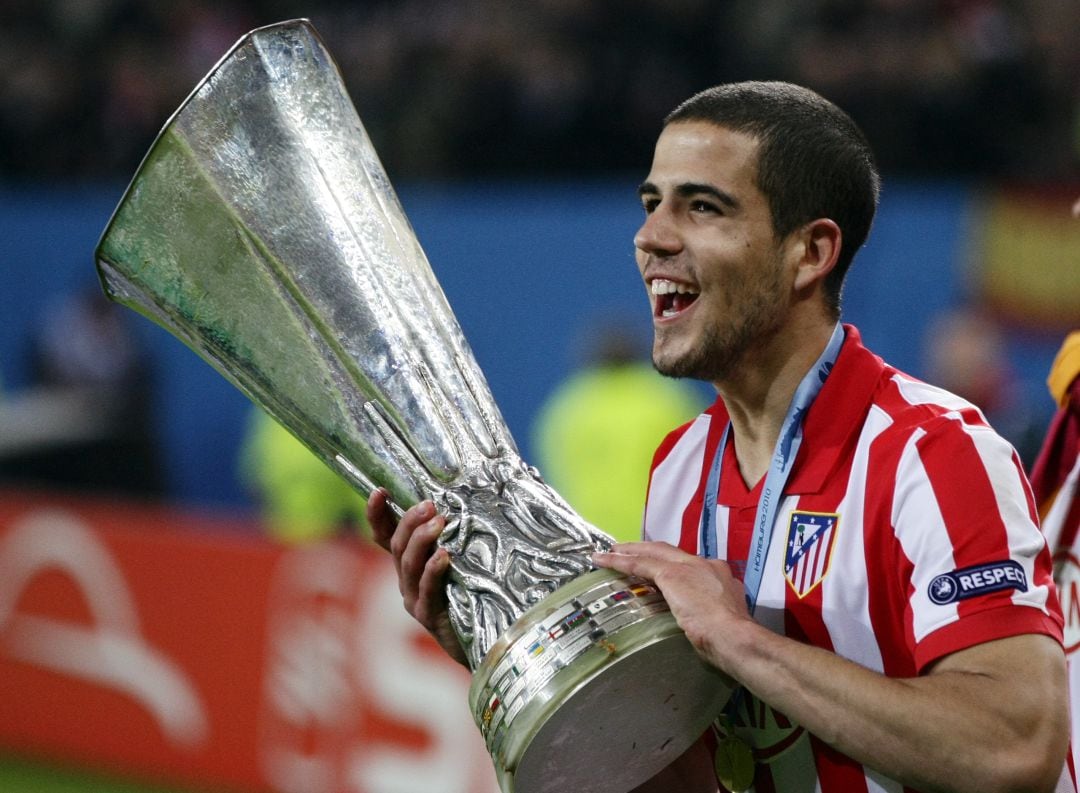 Álvaro Domínguez, con el torneo de la Europa League.