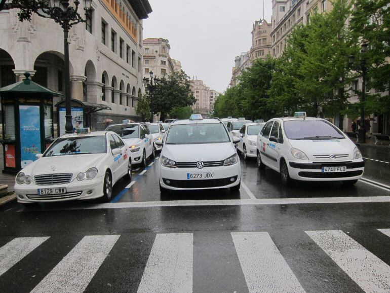 El paro ha comenzado a las 6.00 horas de este lunes y que se prolongará hasta la medianoche del martes