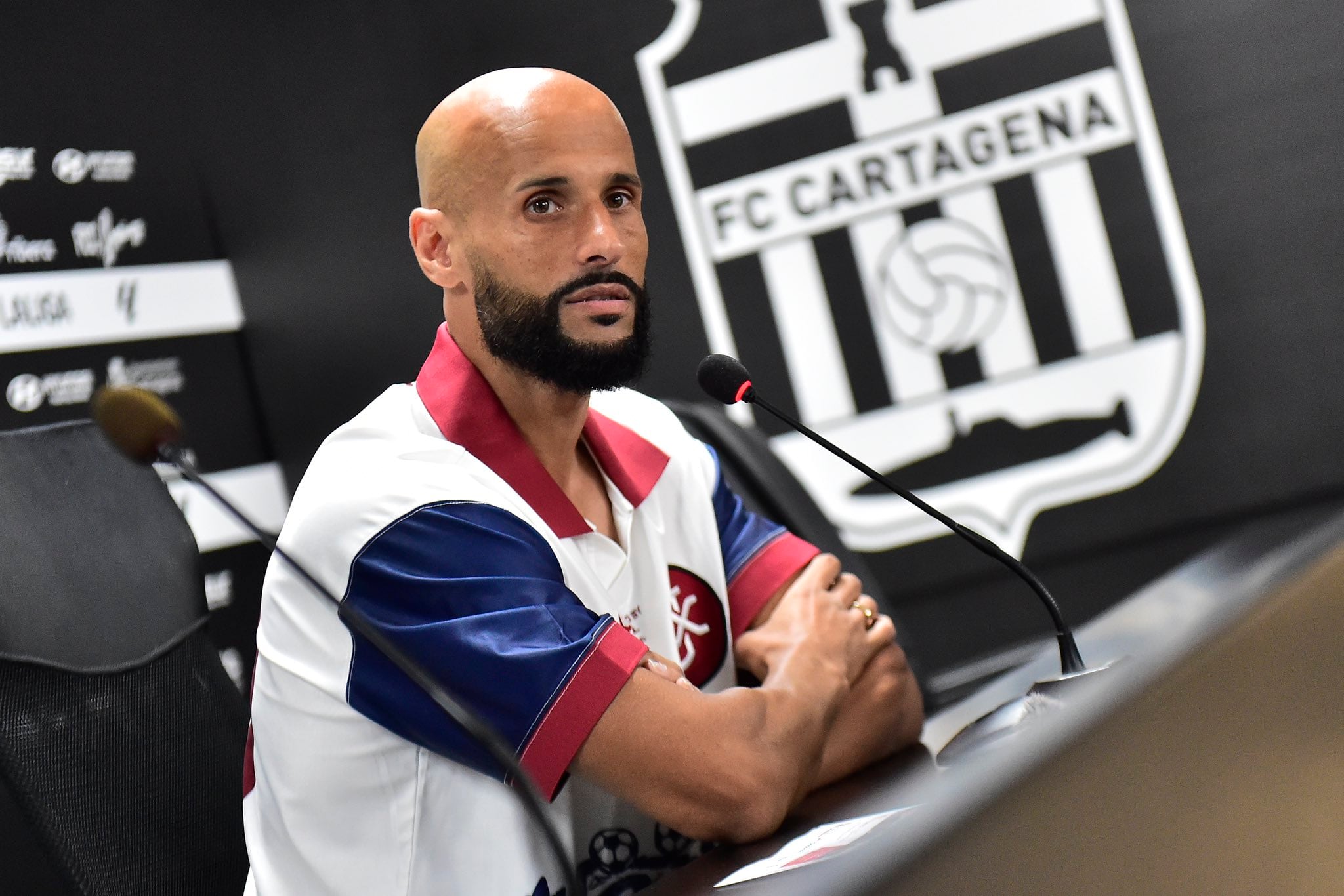 Mikel Rico en la sala de prensa del Cartagonova