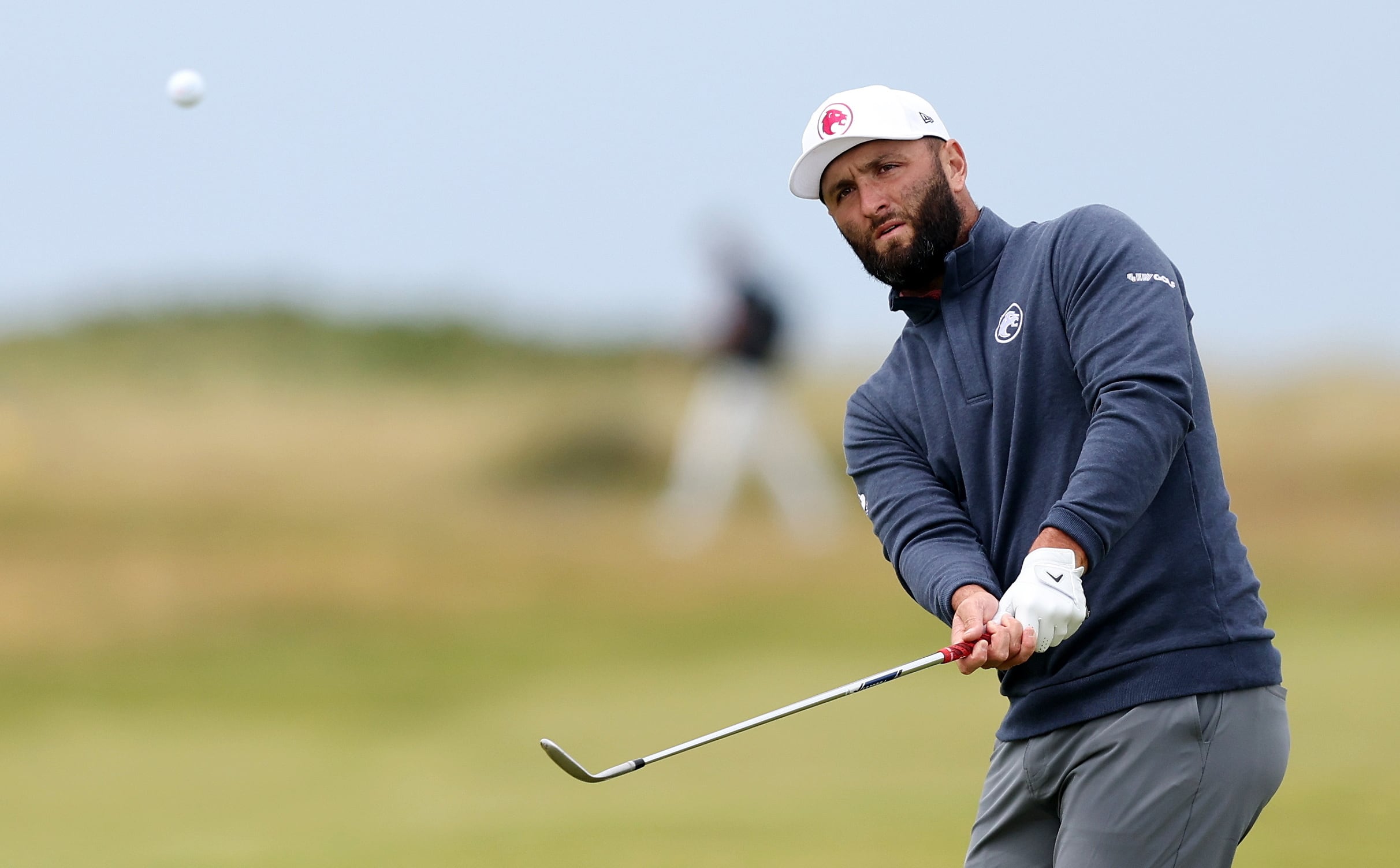 Jon Rahm en una acción de la última jornada del Abierto Británico de golf