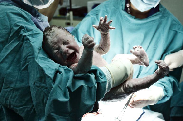 Un niño recién nacido en un hospital extremeño