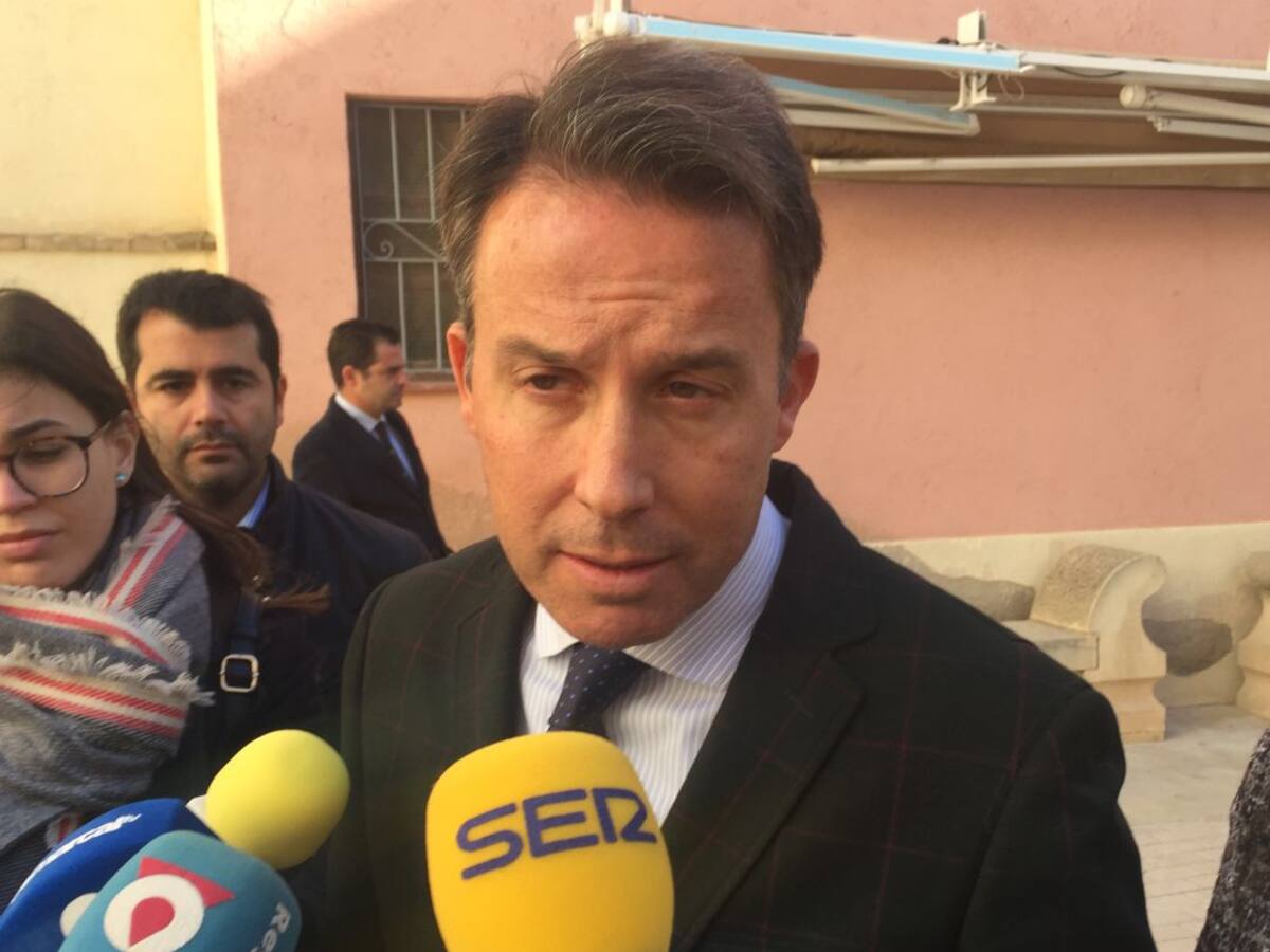 Archivan los primeros expedientes a afectados por los terremotos de Lorca que tenían que justificar las ayudas