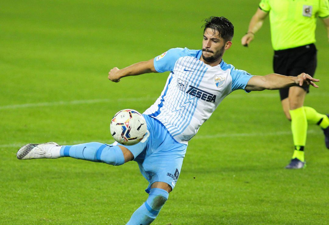 Caye Quintana intenta un remate