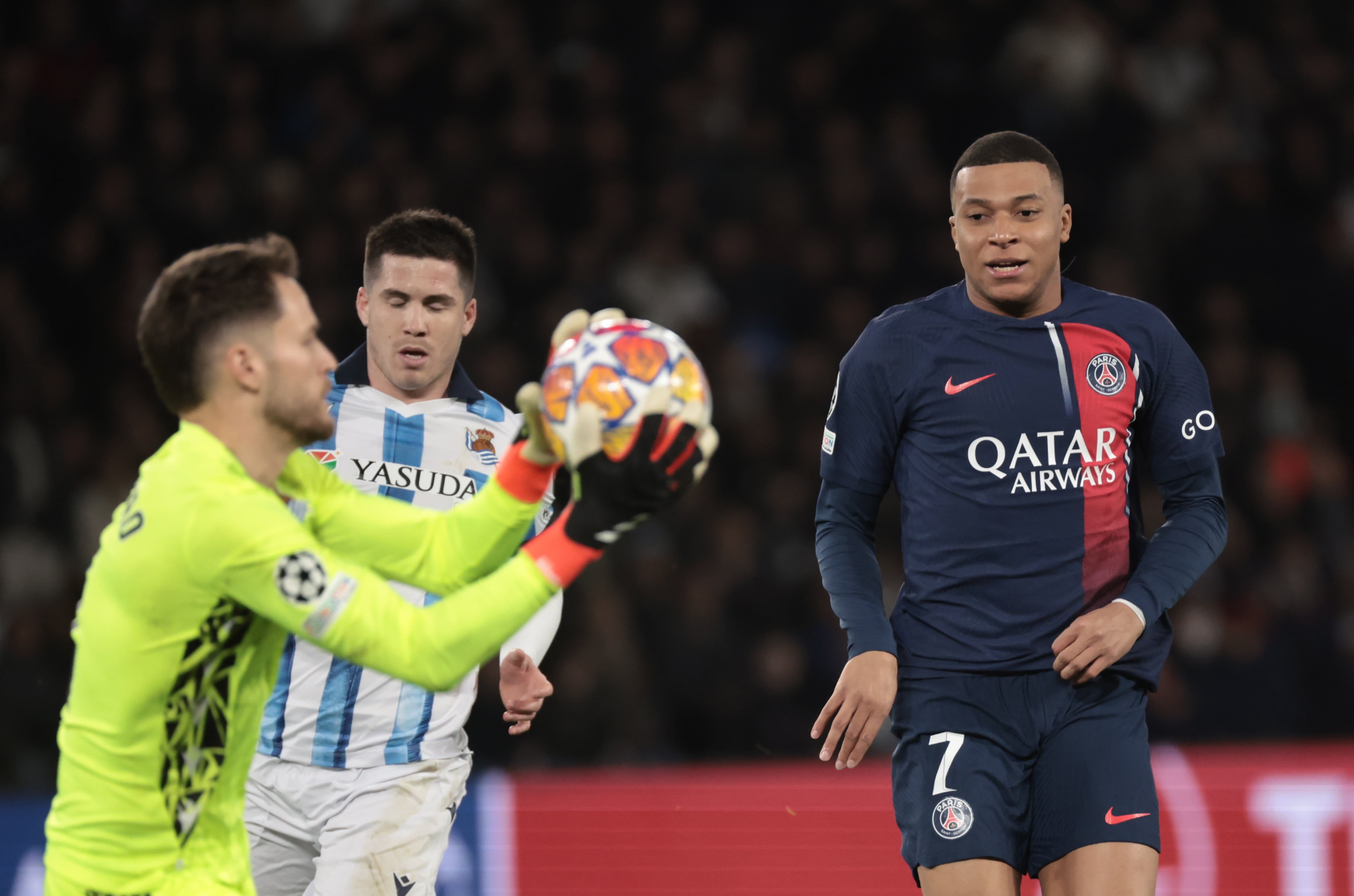 La Real Sociedad tiene que remontar un 2-0 ante el PSG de Kylian Mbappé para estar en cuartos de final EFE/EPA/CHRISTOPHE PETIT TESSON