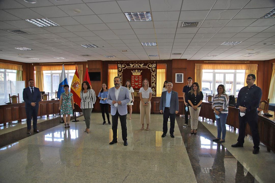 Recepción en el salón de plenos del Cabildo de Lanzarote.