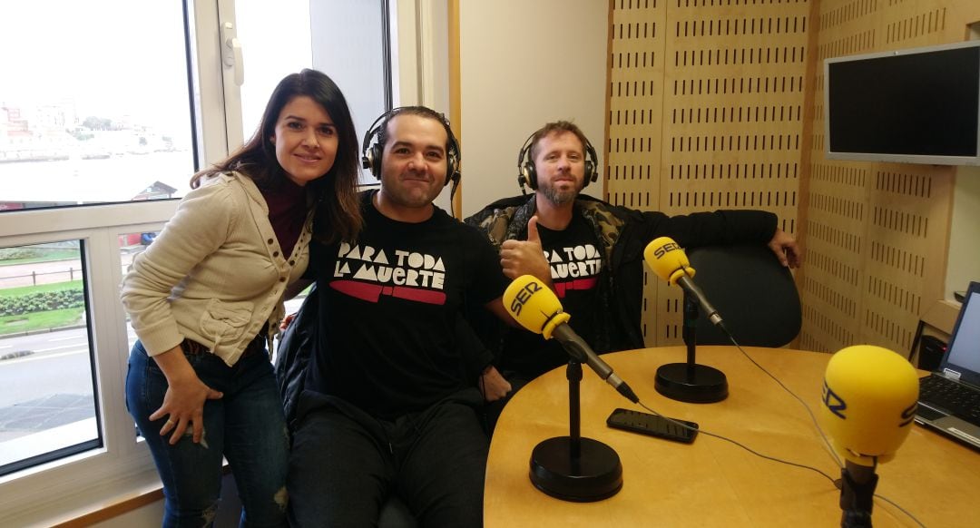 Alfonso Sánchez y Alberto López en los estudios de Ser Gijón con Begoña Natal