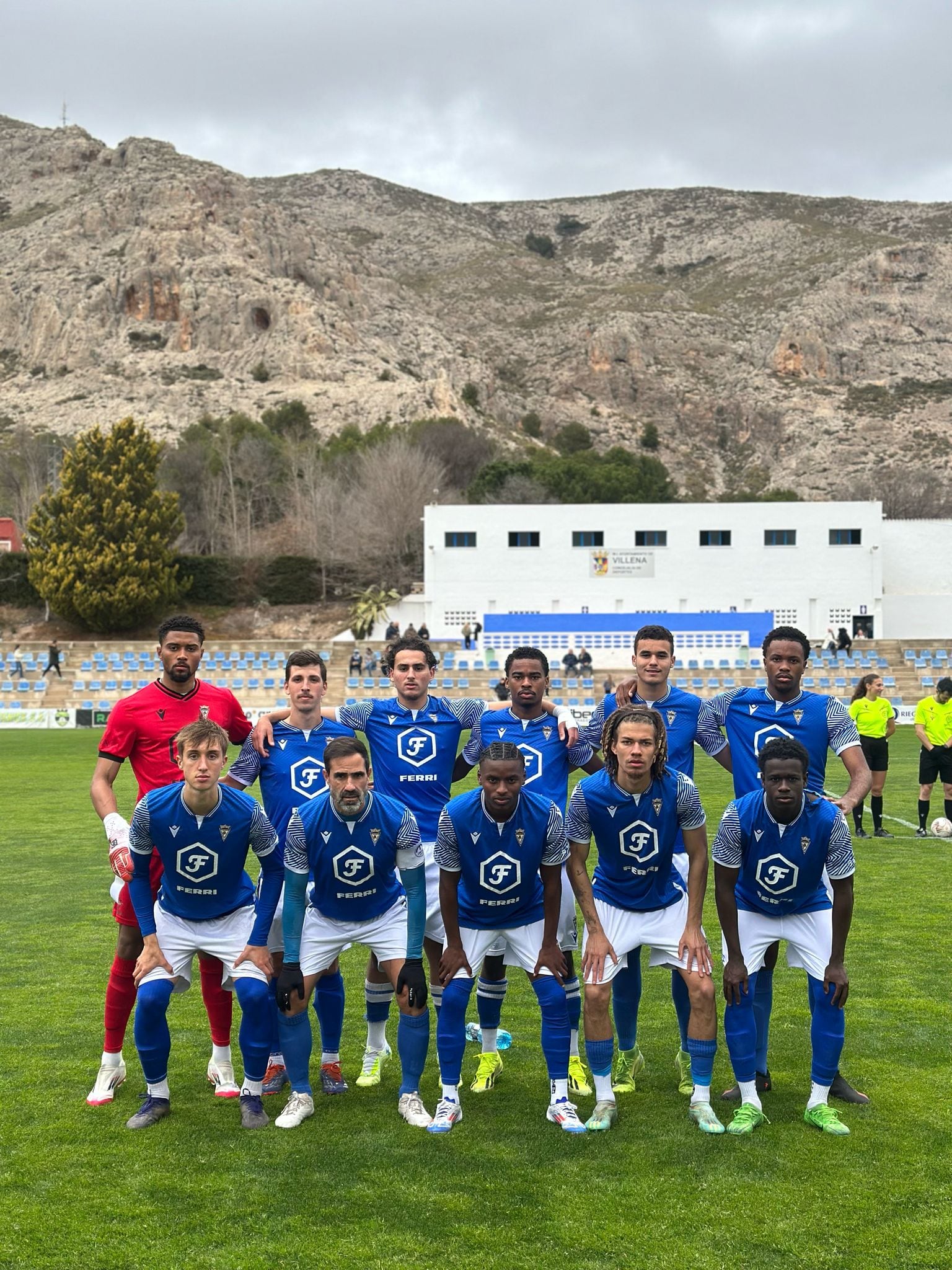 Alineación inicial del partido