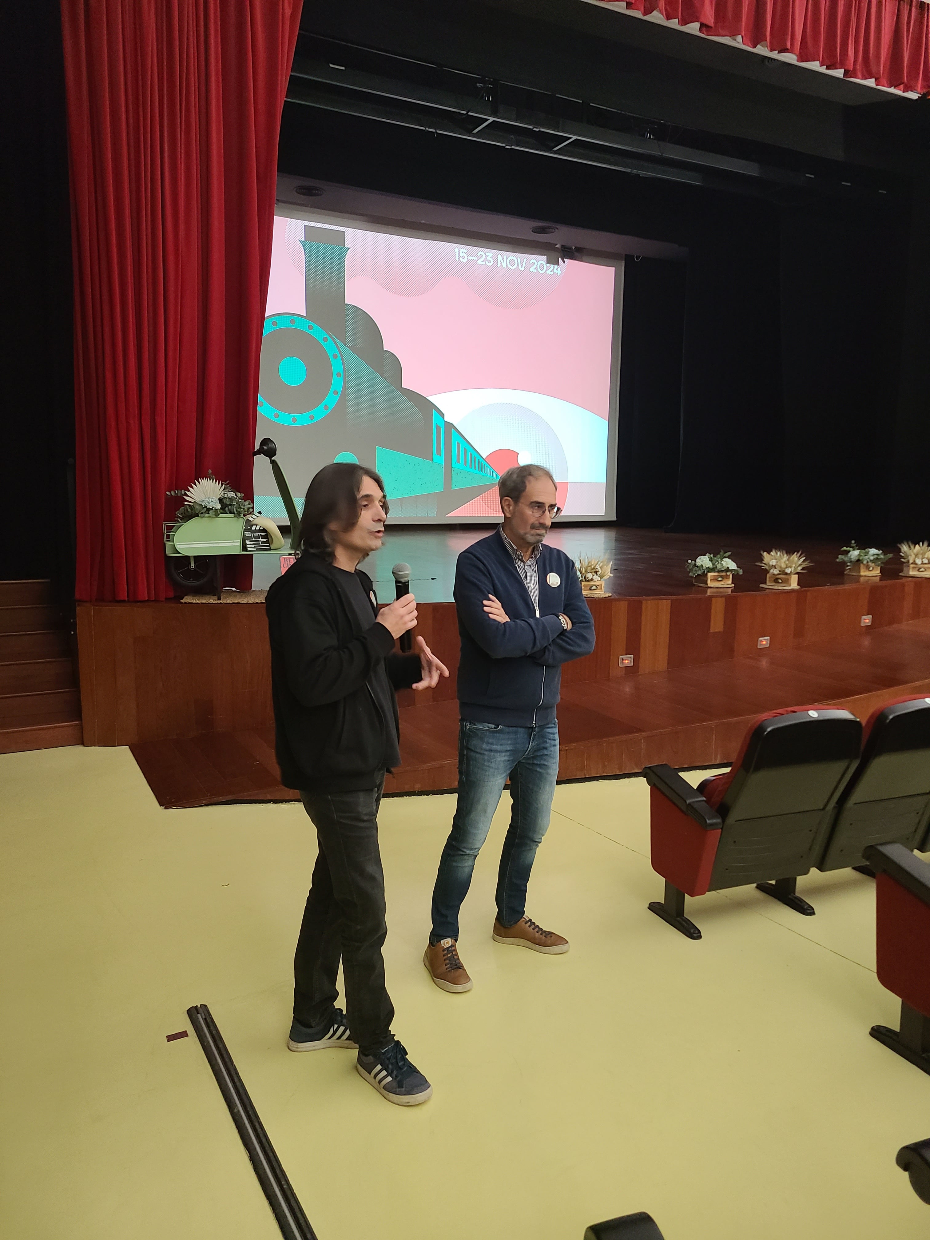 Jordi Sebastià, director, y Vicent Monsonís, productor, durante la presentación de La Fifla el pasado sábado en MON·DOC