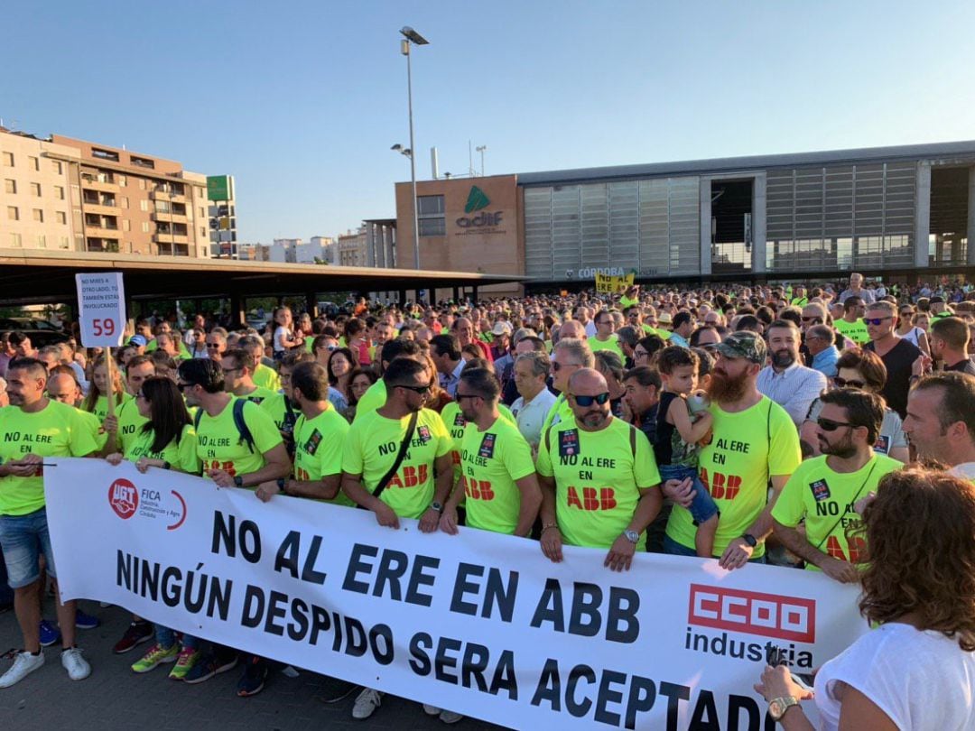 Inicio de la manifestación convocada por los trabajadores de ABB