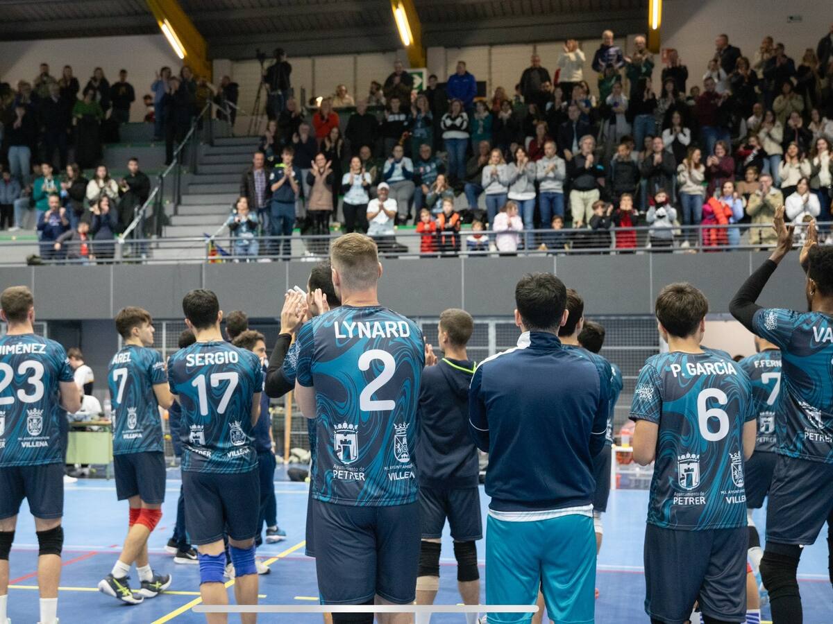 El Volei Villena Petrer paga un frío inicio y pierde ante el Emevé Lugo por 1-3