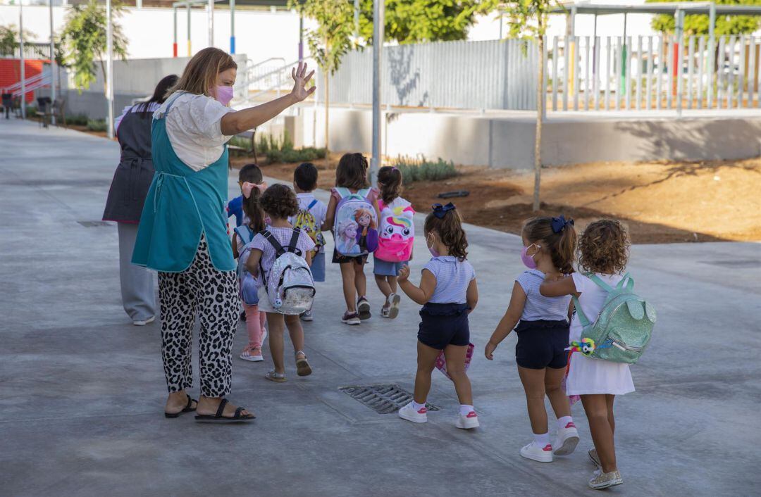 Archivo - Alumnos  de Educación Infantil y Primaria  