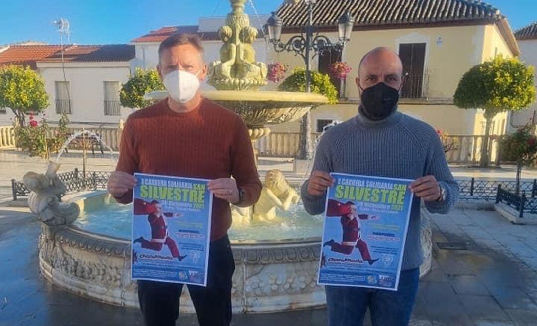 Presentación de la carrera de San Silvestre de Otura por parte del alcalde y el concejal de Deportes