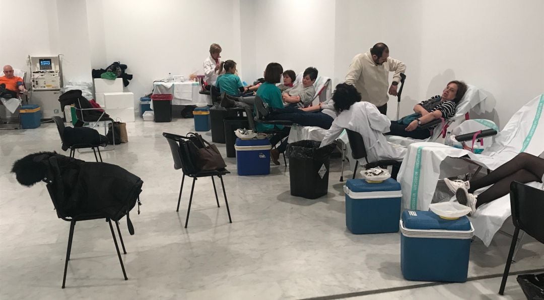 Imagen de archivo de las donaciones de sangre, durante el II maratón &#039;Solinavidad&#039;, organizado por la Cadena SER, durante las pasadas navidades en Valdepeñas (Ciudad Real) 