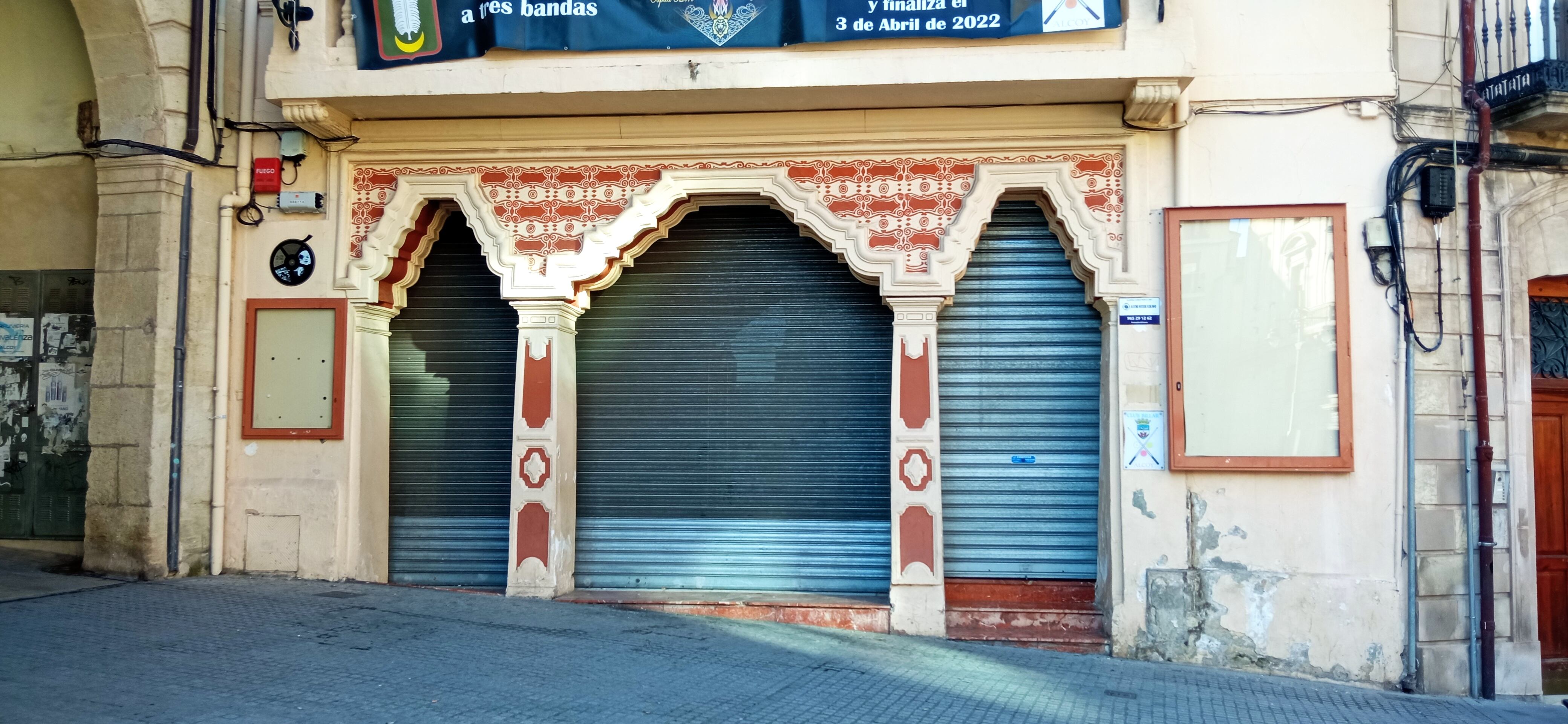Fachada del Teatre Principal de Alcoy