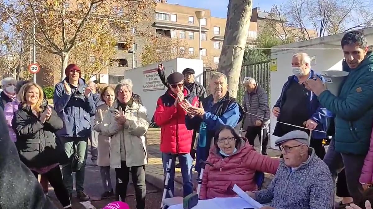 Entrevista a María Benito, portavoz de la Plataforma Sanidad Pública Zona Norte, por la concentración para denunciar la situación de la Residencia Moscatelares de Sanse