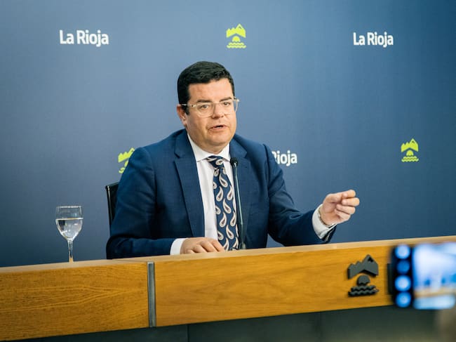 El portavoz del Ejecutivo autonómico, Alfonso Domínguez, en la rueda de prensa posterior a Consejo de Gobierno | Gobierno de La Rioja