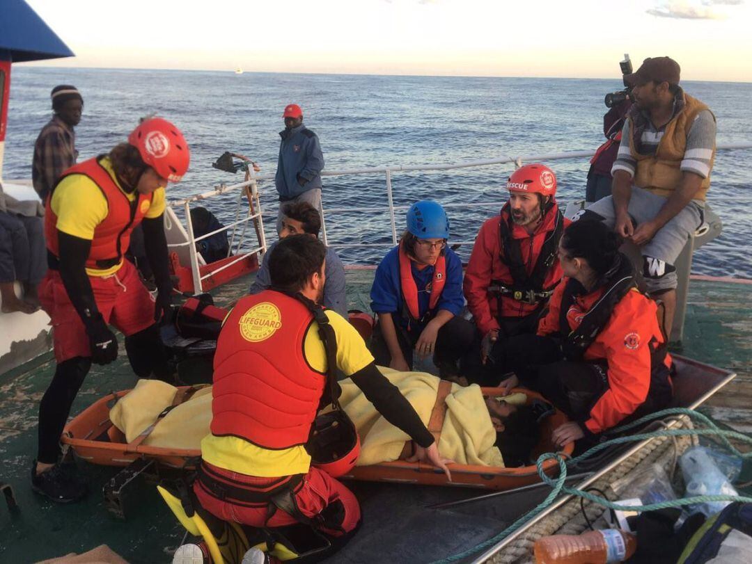 Rescate en el pesquero de Santa Pola Nuestra Madre Loreto