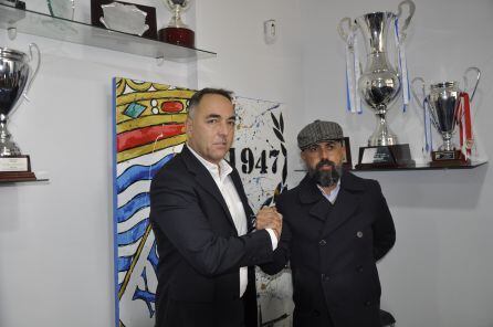 Titin y Oscar Garviin el apsado lunes en la sede del club