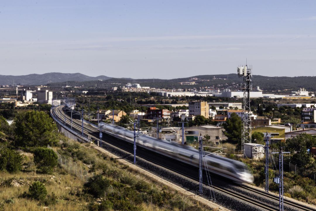 El proyecto hacer referencia a las lineas de alta velocidad de Barcelona y Valencia.