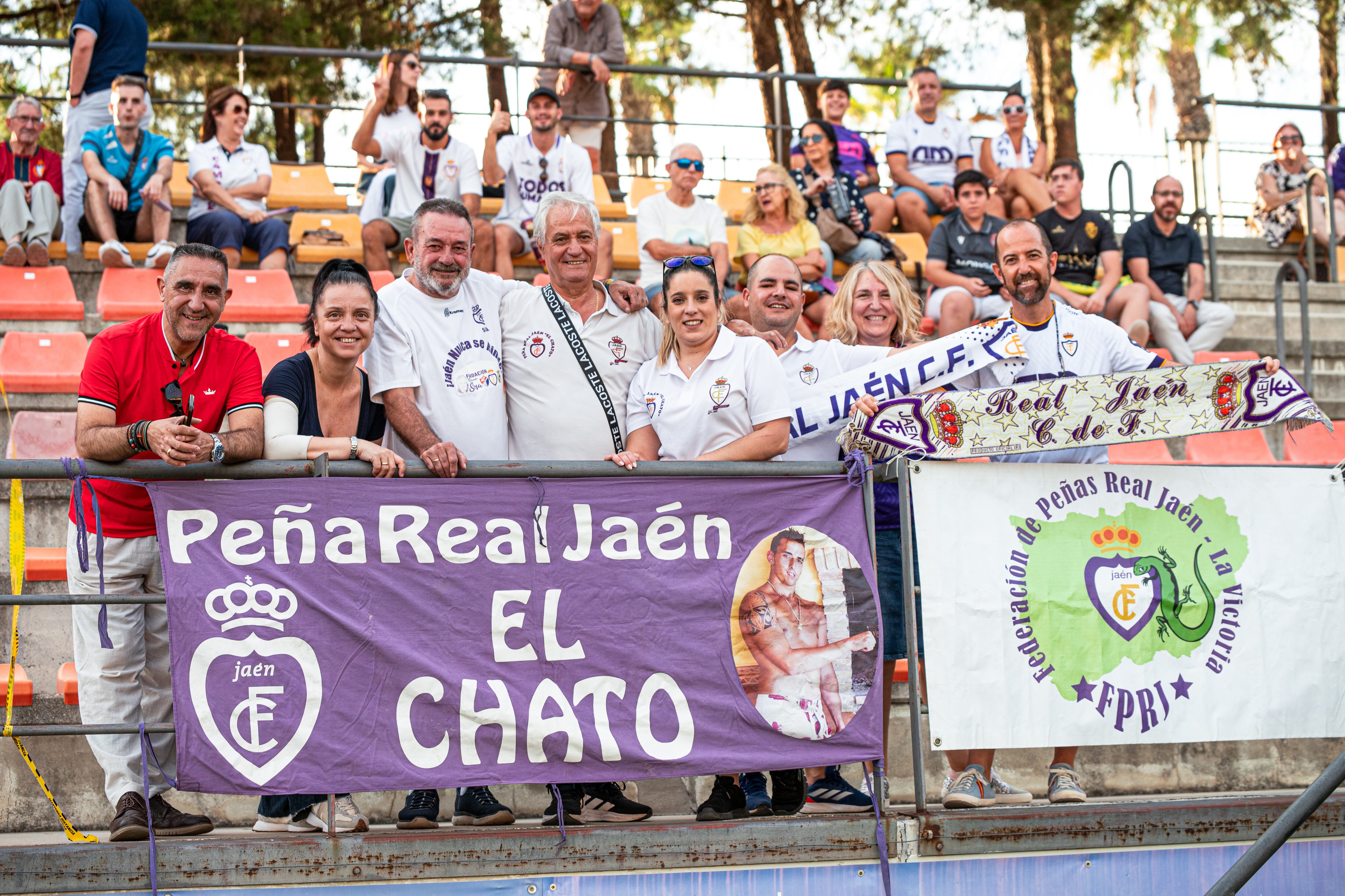 Aficionados del Real Jaén en Estepona.
