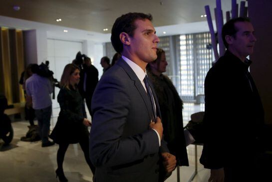 Ciudadanos party leader Albert Rivera, one of the four leading candidates for Spain&#039;s national election, arrives for a luncheon with entrepreneurs in Madrid, Spain, December 14, 2015. REUTERS/Susana Vera