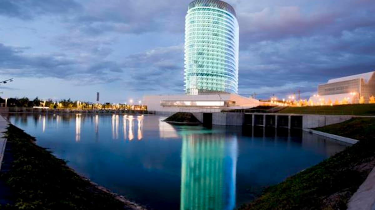 Últimas visitas a la Torre del Agua antes de su transformación en el Faro de la Logística - La Rebotica (05/12/2025)