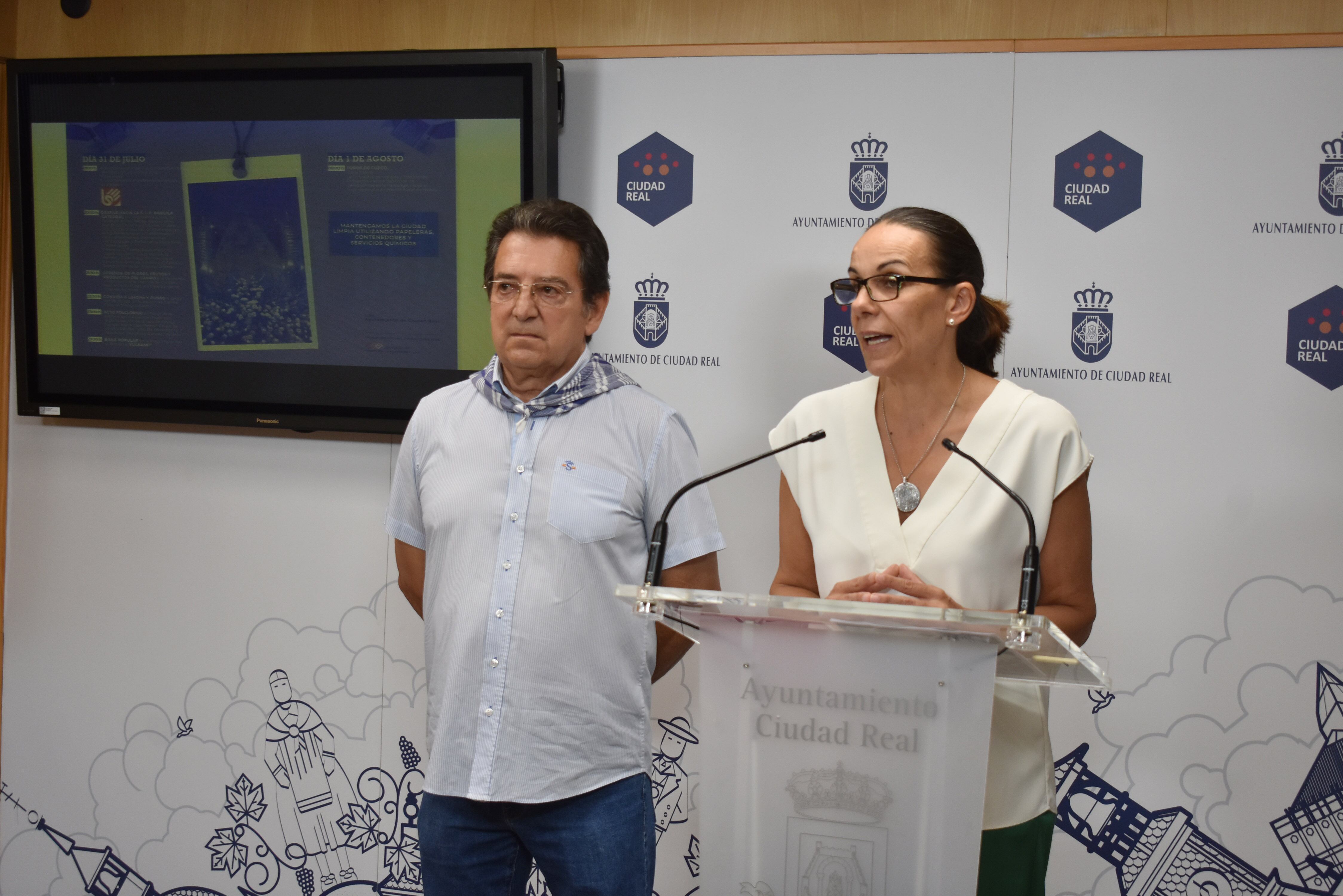 La alcaldesa de Ciudad Real avanzando la programación de la Pandorga.