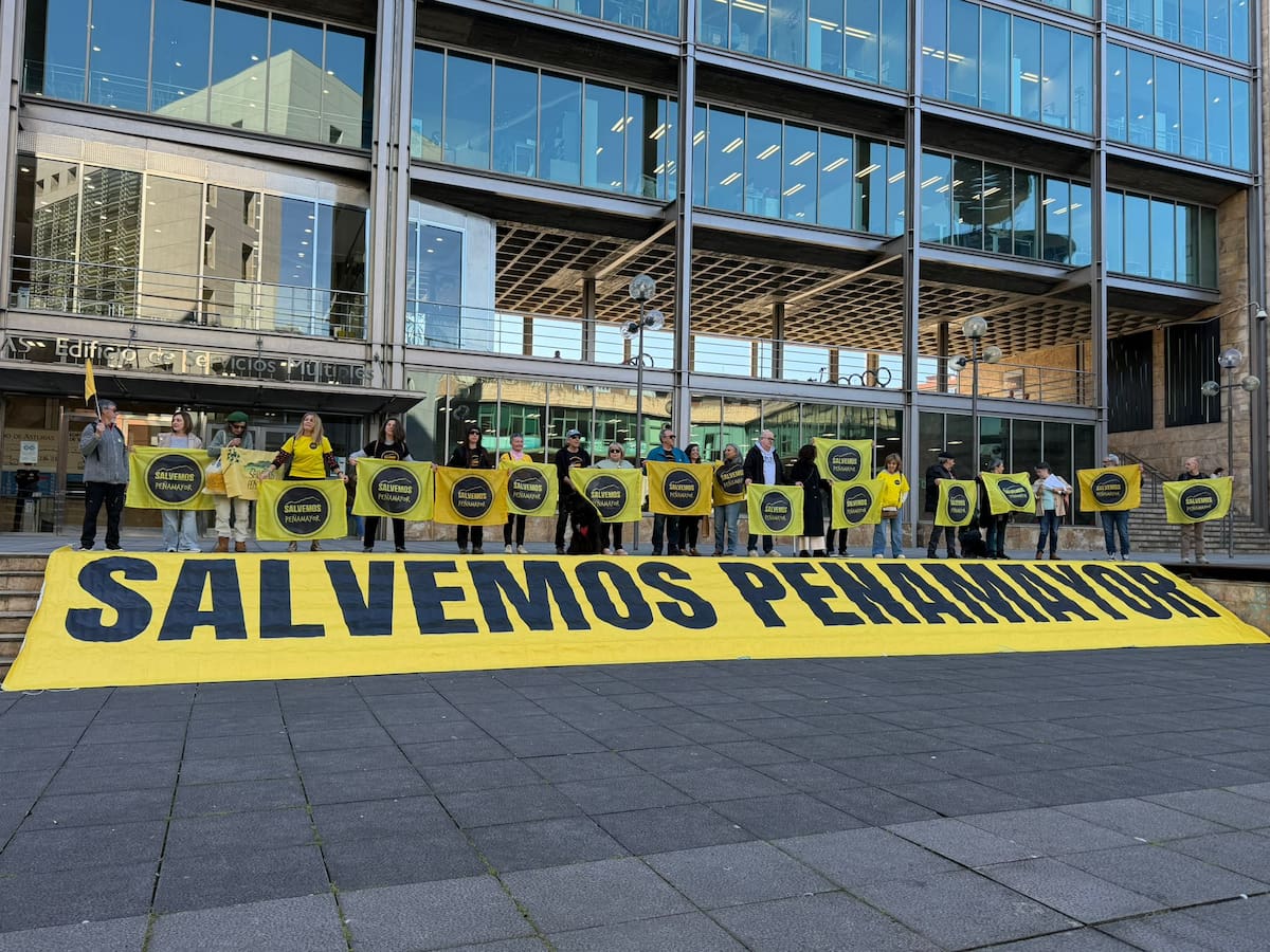 Más de 3.300 firmas de vecinos contra la investigación minera en Peñamayor