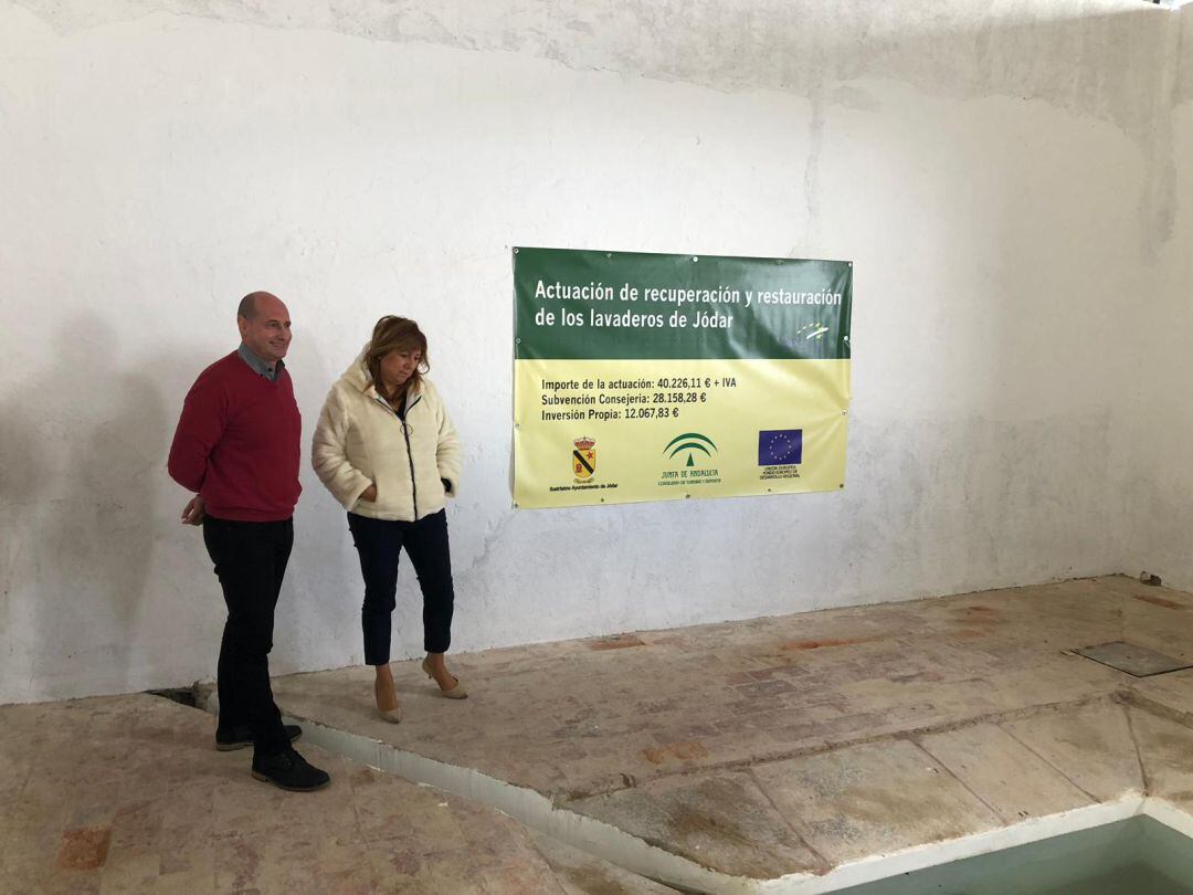 Momento de la visita al Lavadero de la Fuente Garcíez 