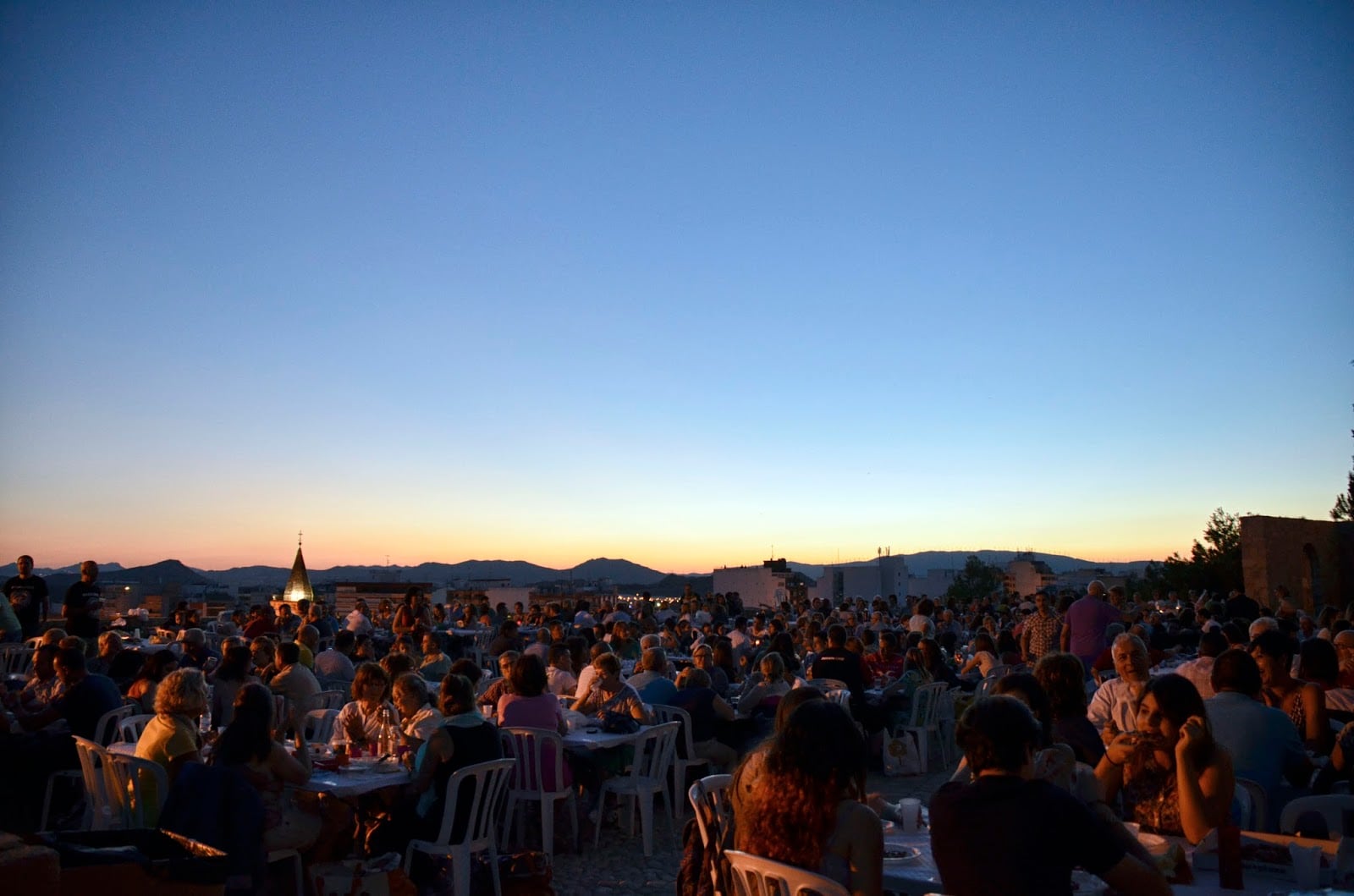 cena en el castillo. Archivo. Foto Villena Cuentame