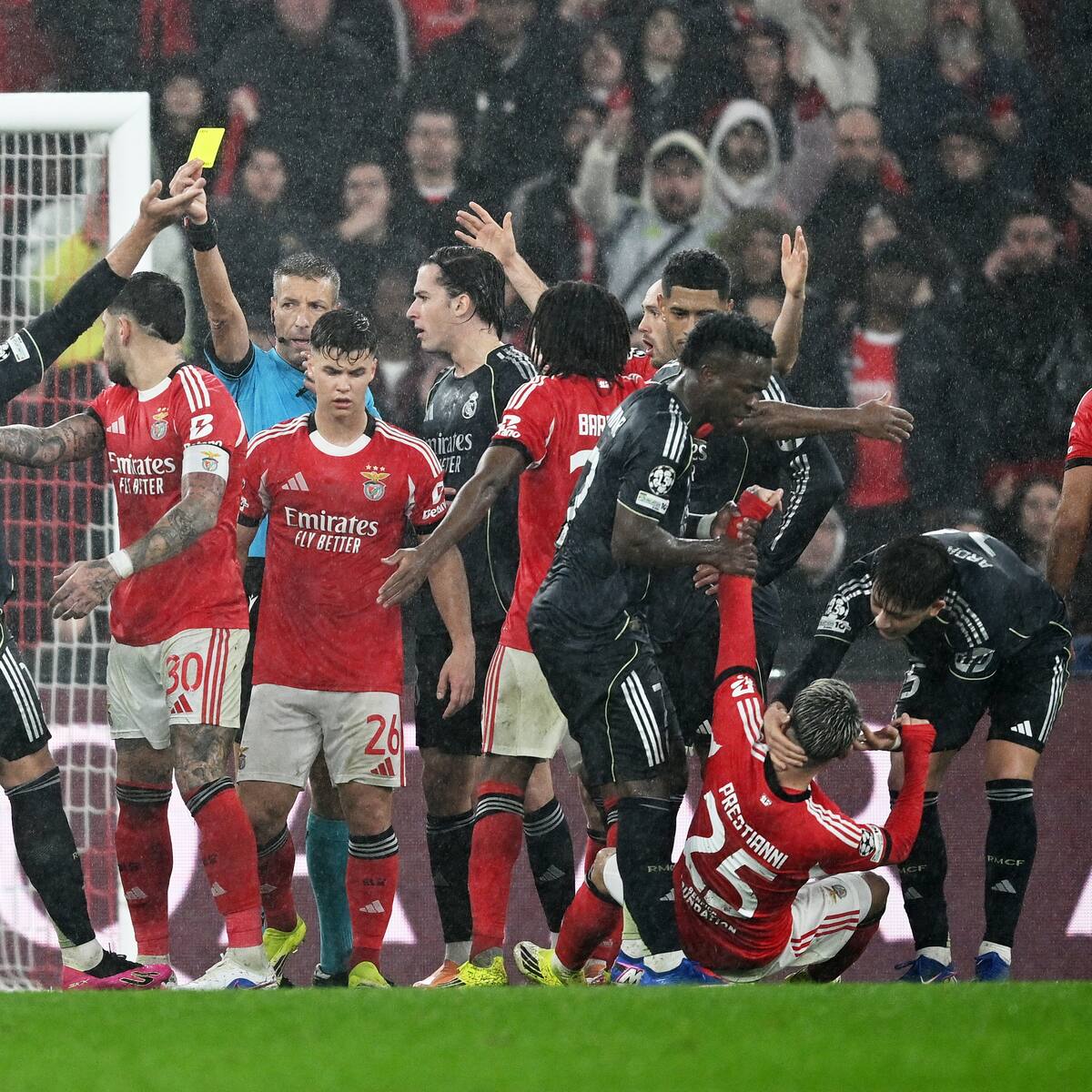 ¿Era penalti de Tchouaméni a Otamendi? Iturralde González resuelve la polémica del Benfica-Real Madrid