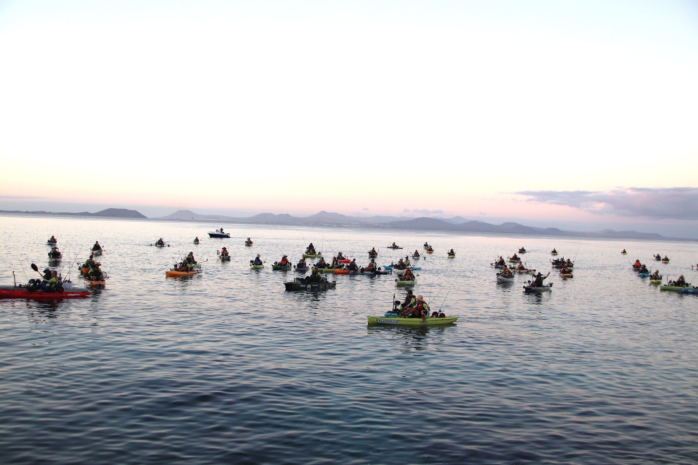 Participantes en la primera jornada de la Copa Canarias de Pesca en Kayak.