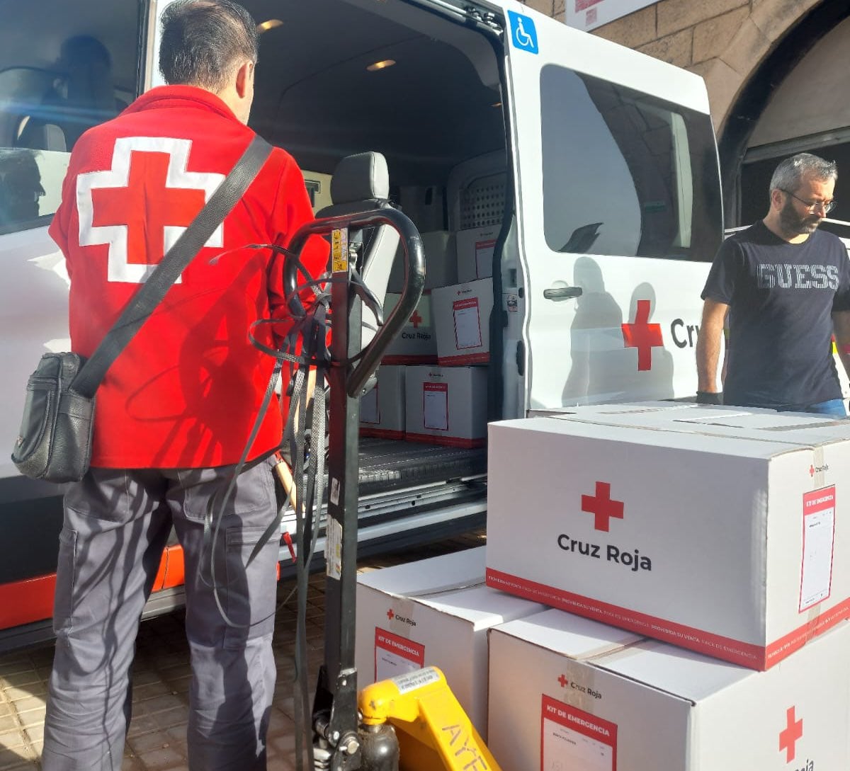 Material de Cruz Roja Alicante enviado a los afectados por la DANA de Valencia