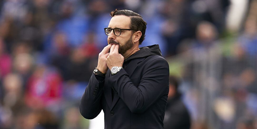 Bordalás da instrucciones a sus jugadores durante el encuentro ante el Real Valladolid.