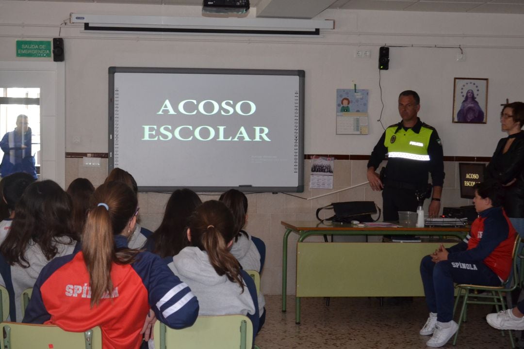 Charla en el colegio Sagrado Corazón sobre el  acoso escolar