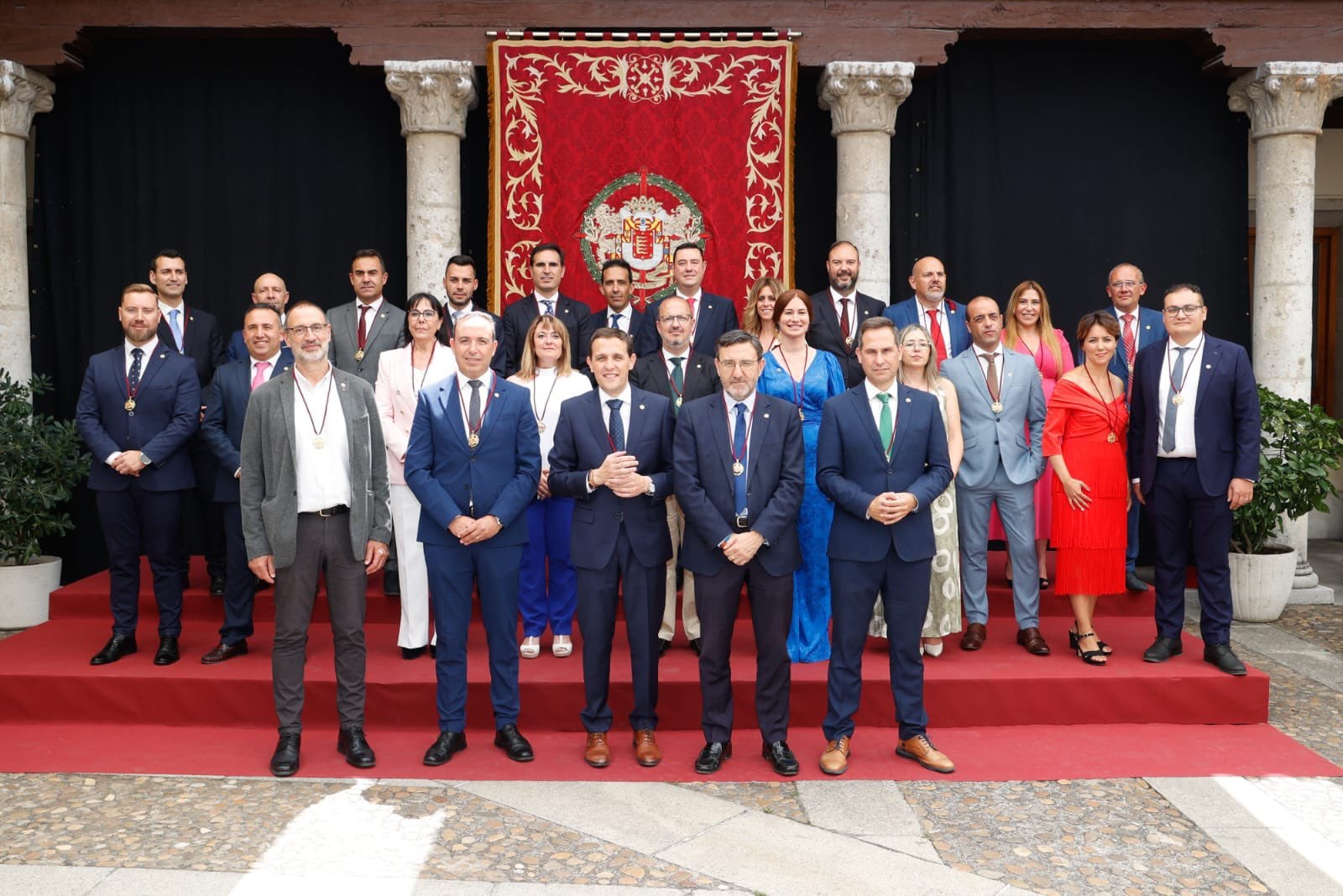 Yolanda Burgos -de azul- formará parte de la nueva corporación de la Diputación de Valladolid.