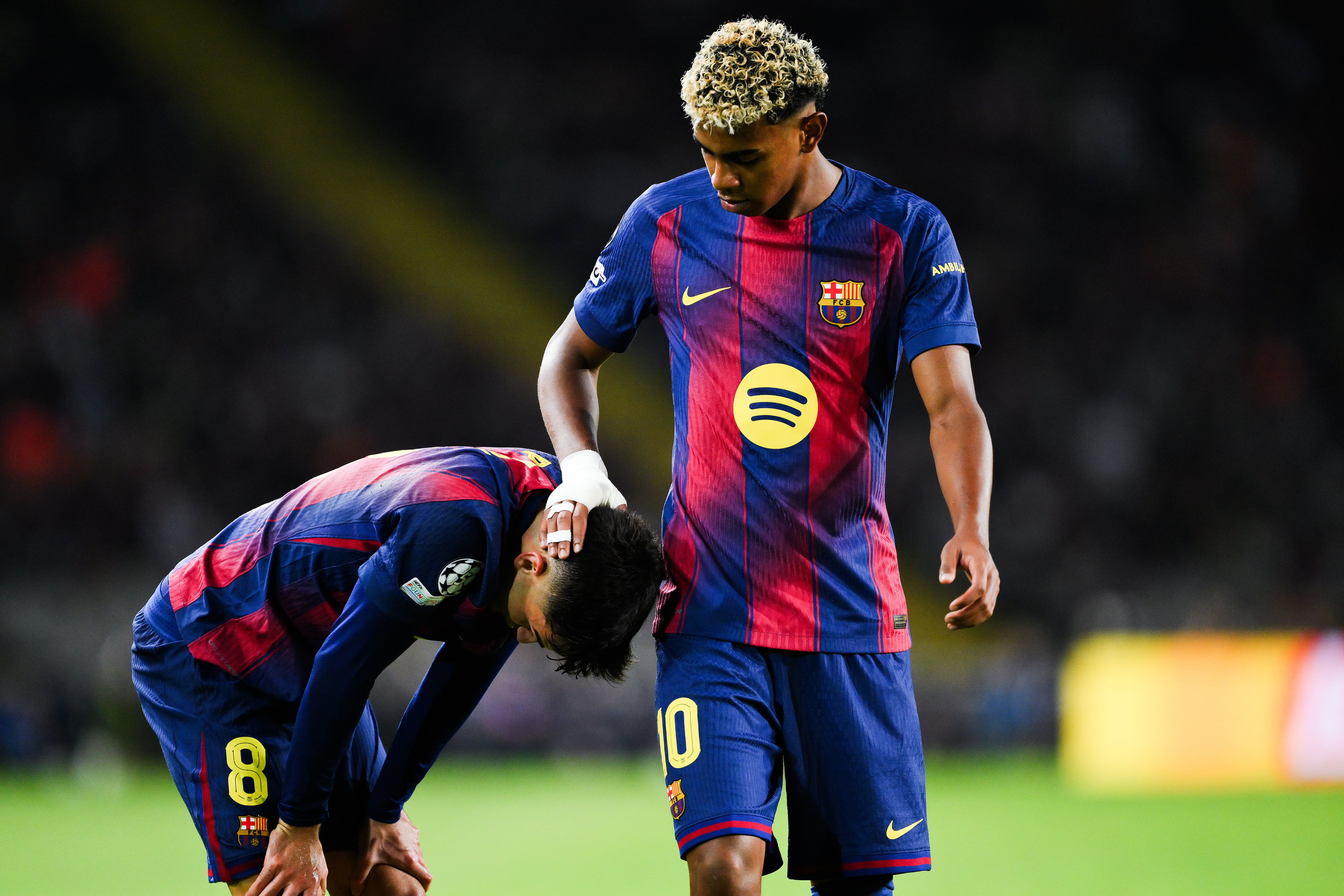 Lamine Yamal y Pedri durante un encuentro de Champions