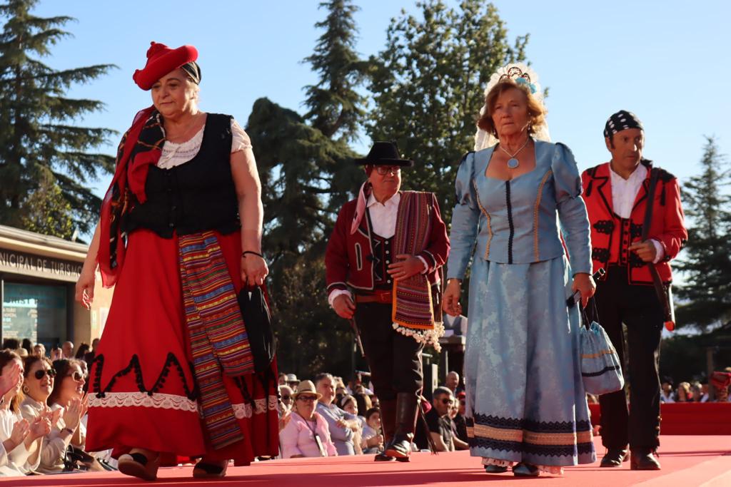 La Pasarela Romántica del pasado año también se celebró en la plaza teniente Arce