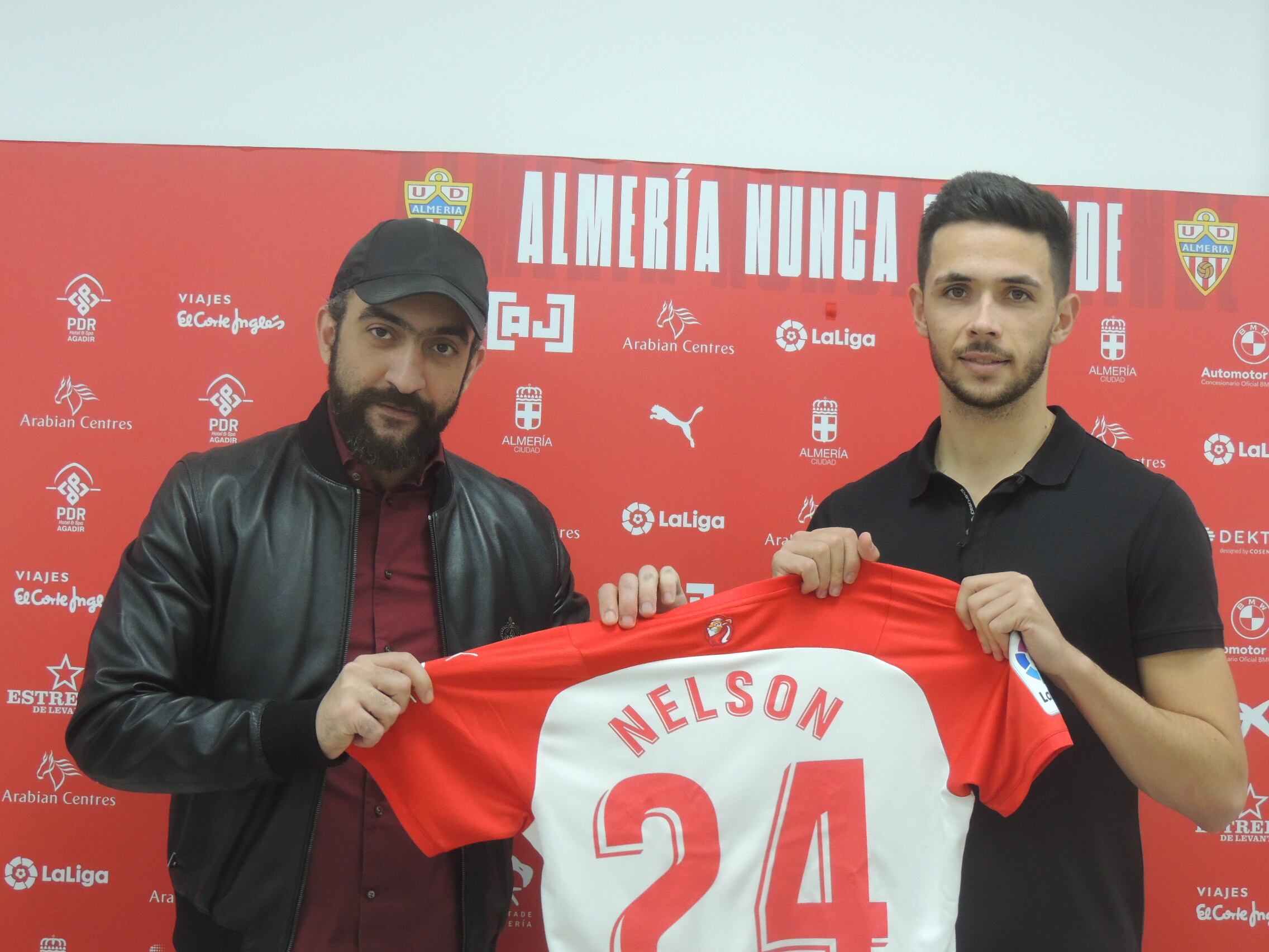 Mohamed El Assy en la presentación de Nélson Monte.