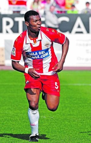 Kalu Uche con el Almeria