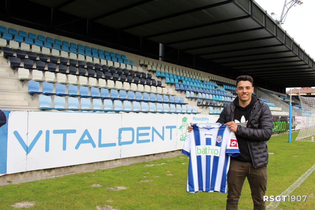 Giovanni, con su nueva camiseta