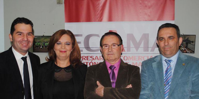 El alcalde de Maracena, a la izquierda, junto a los representantes de empresarios y comerciantes de la ciudad
